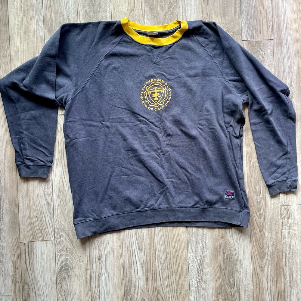 Vintage Levi’s Grunge Sweatshirt Embroidered Logo Size XL